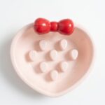 Pink plastic plate with bow