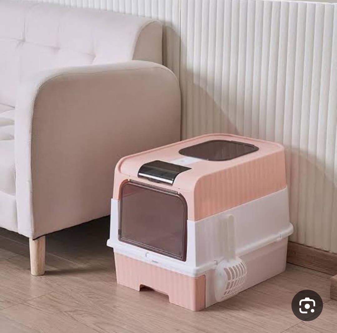 72fa564f-0e87-45de-a4f3-b8afe533ca2a Closed litter box - Image 1